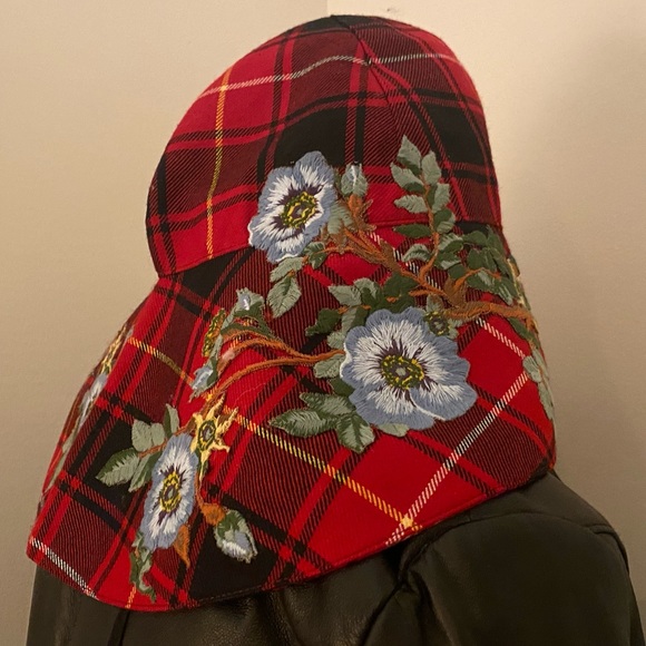 Authentic NWT GUCCI Floral Iris Runway Logo Hat - Picture 1 of 7